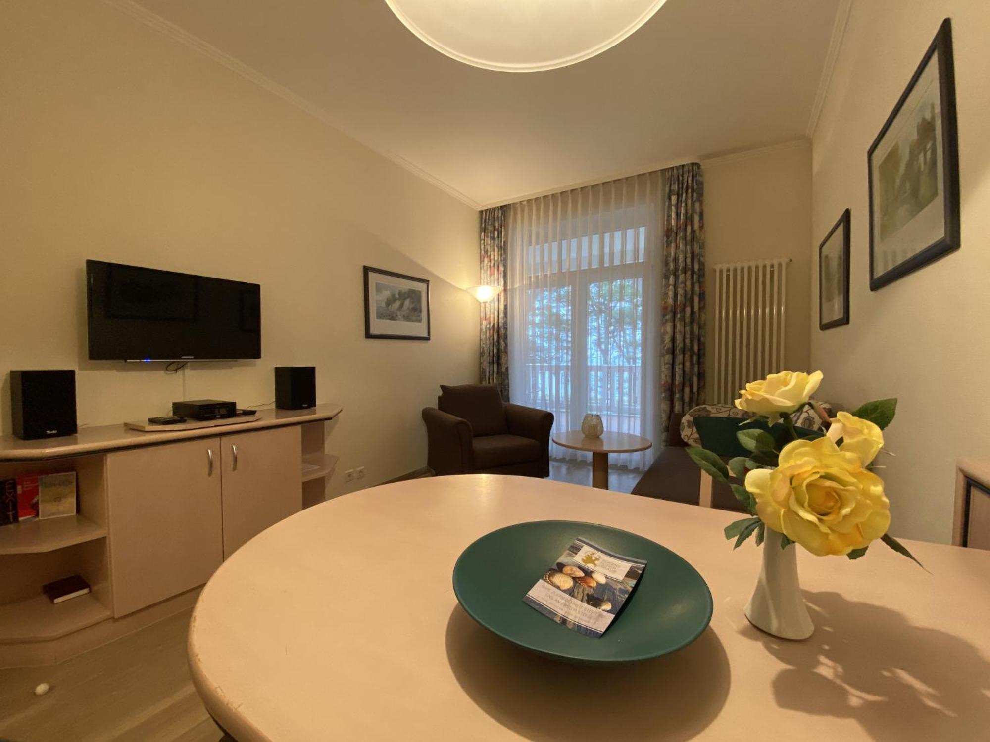 Ferienwohnung Ostseeblick In Der Villa Seeadler Остзебад Бинц Екстериор снимка